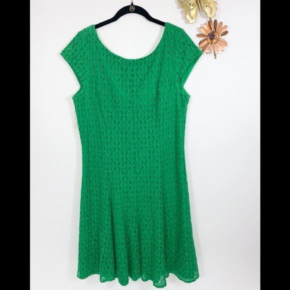 London Times Dresses & Skirts - London Times Green Lace Dress  NWT size 16